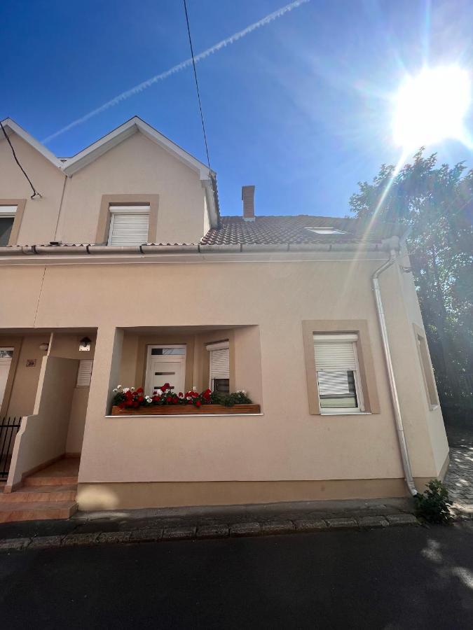 Apartment Kisvolgy Eger Exterior foto